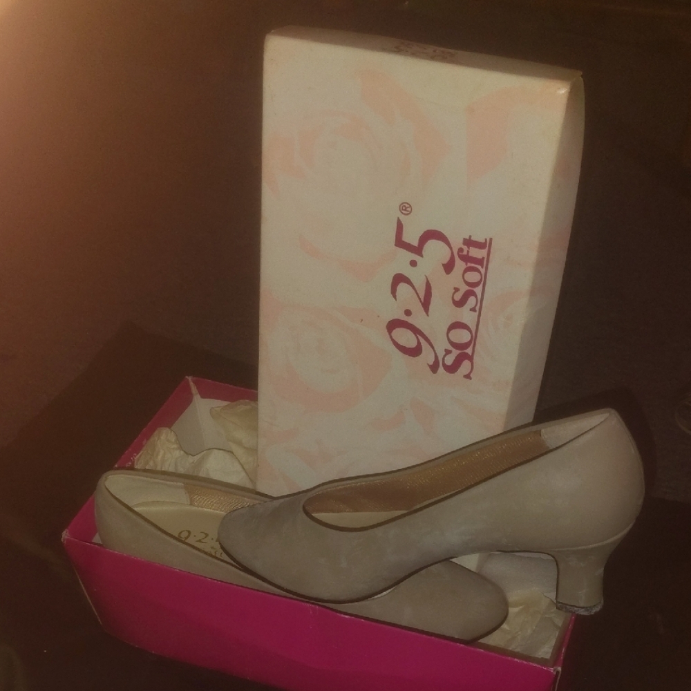 Women's Elegant Gray Heels